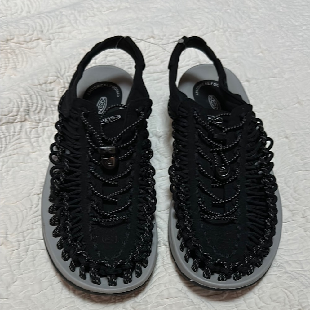 KEEN Mens Uneek Black Sandals size 11.5